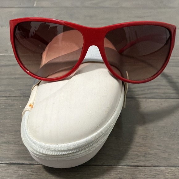 Y2K Vintage D&G Sunglasses with Case - Picture 3 of 14